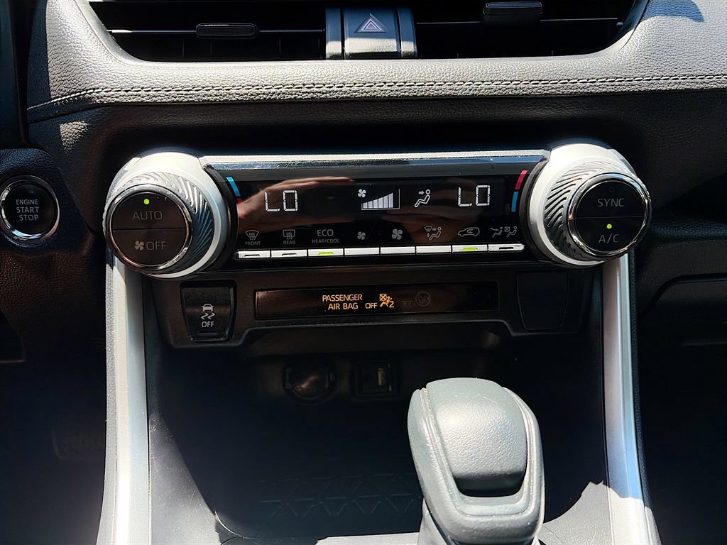 Used 2019 Toyota RAV4 XLE FWD image 15