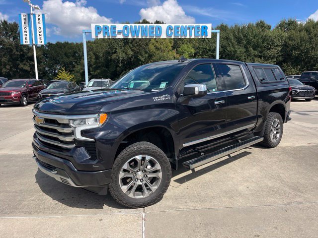 Used 2024 Chevrolet Silverado 1500 High Country w/ Technology Package AWD/4WD image 2