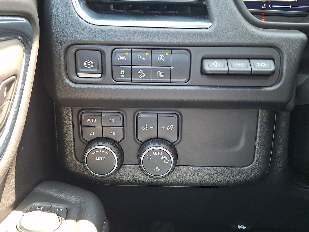 Used 2024 Chevrolet Tahoe High Country AWD/4WD image 25