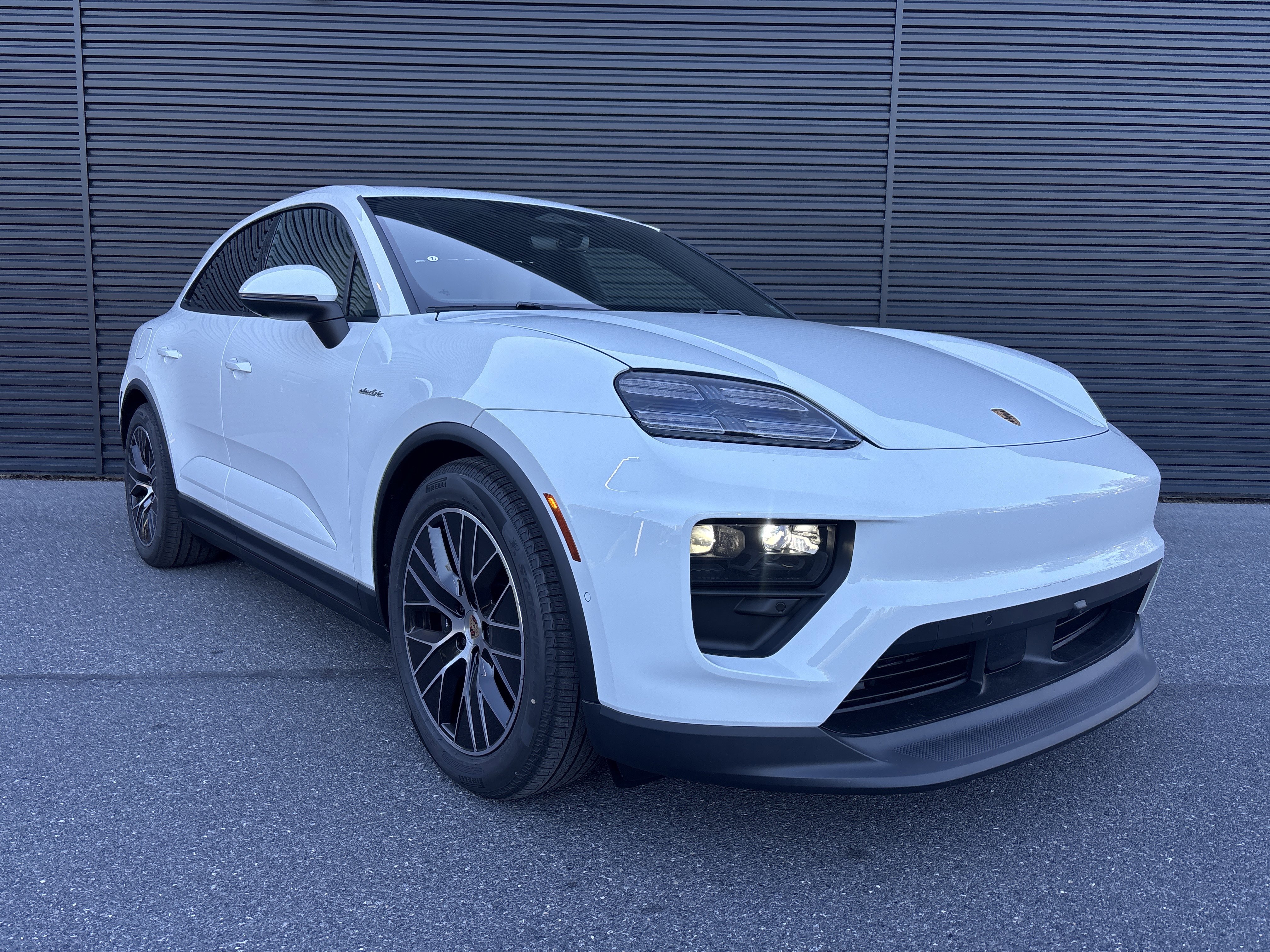 Used 2025 Porsche Macan Electric image 7