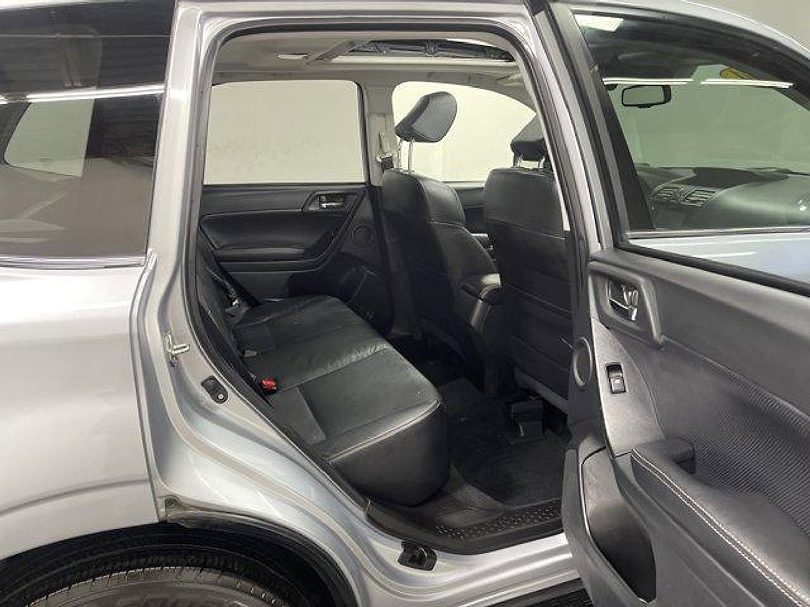 Used 2014 Subaru Forester 2.5i Touring AWD/4WD image 15