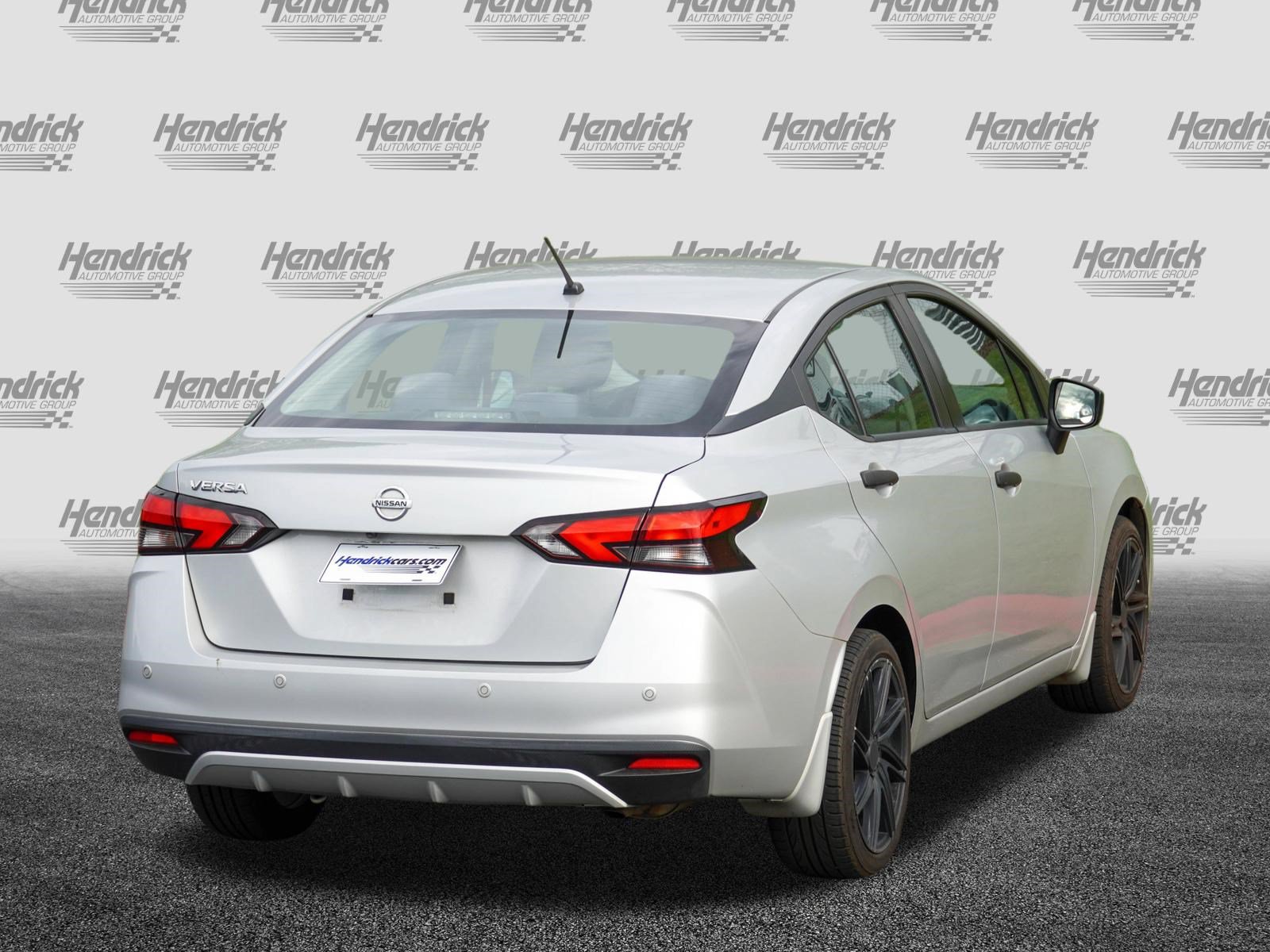 Used 2020 Nissan Versa S FWD image 8