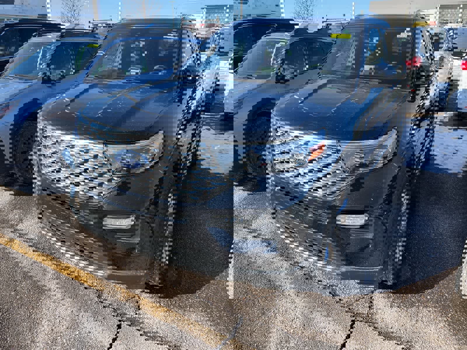 Used 2020 Ford Explorer Platinum w/ Premium Technology Package image 3