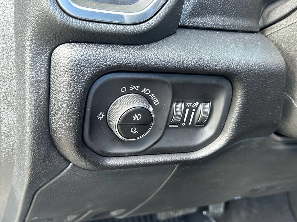 New 2026 RAM 3500 Laramie AWD/4WD image 47