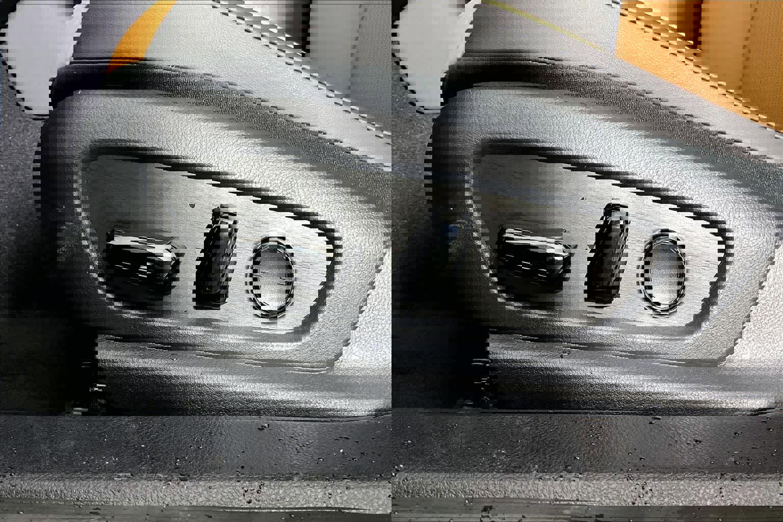 New 2025 Lexus ES 300h w/ Premium Package image 15