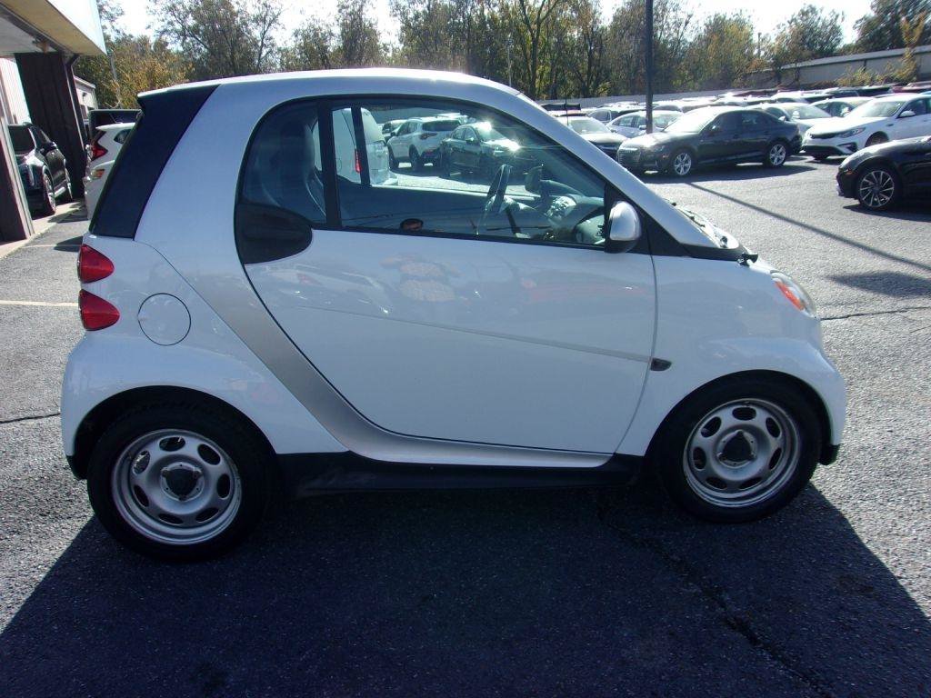 Used 2014 smart fortwo pure RWD image 4