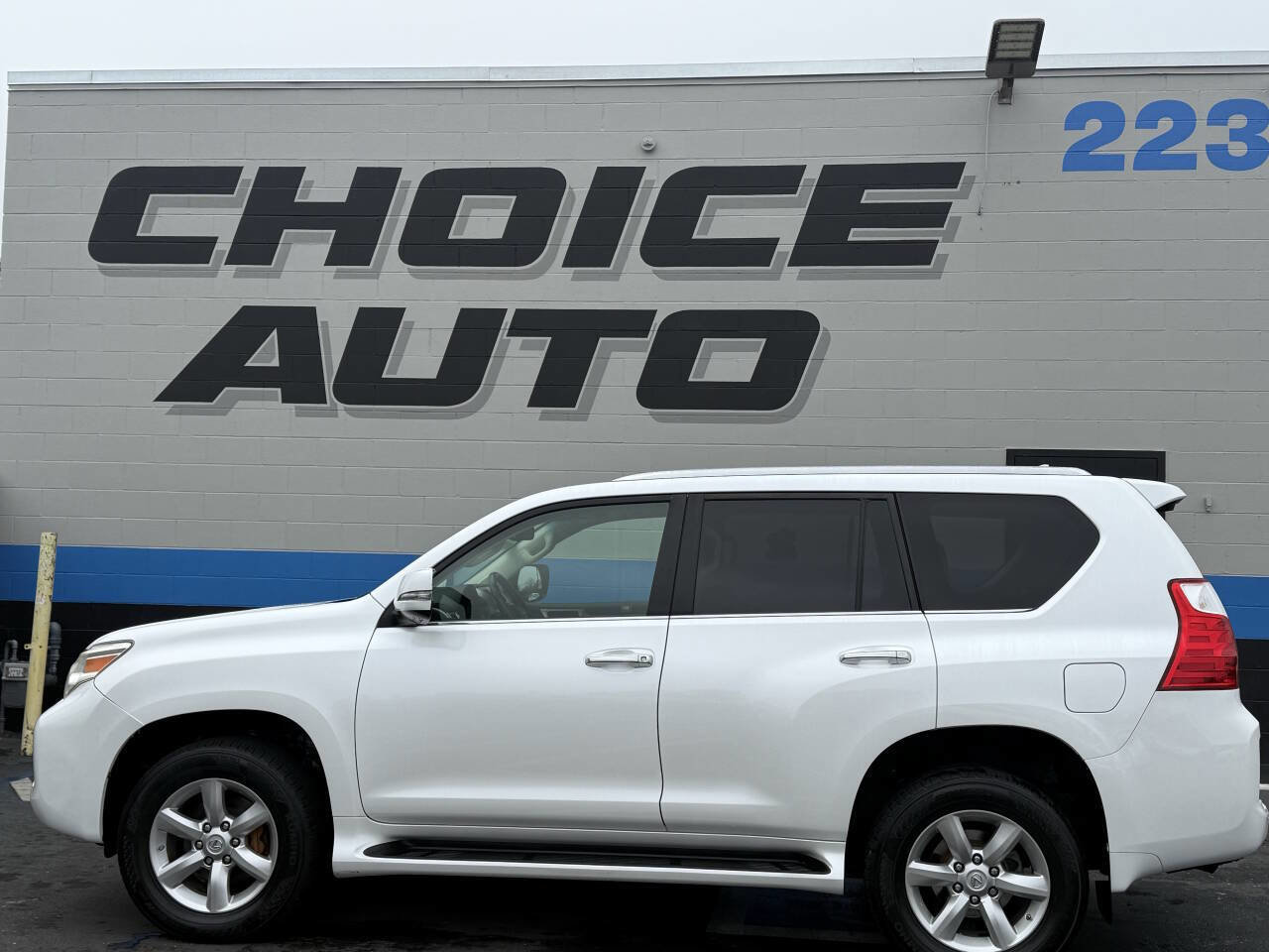 Used 2011 Lexus GX 460 image 26