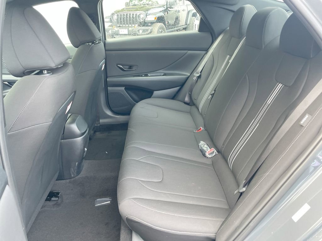 Used 2025 Hyundai Elantra Sport image 47