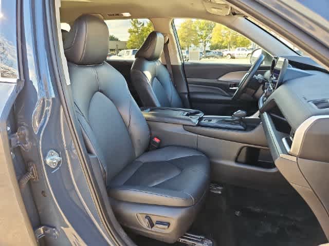 Used 2025 Toyota Grand Highlander AWD image 19
