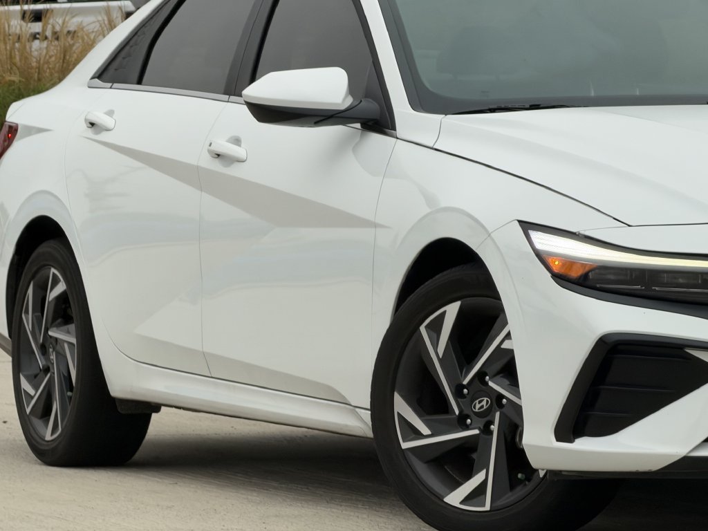 Used 2024 Hyundai Elantra SEL w/ Convenience Package FWD image 7
