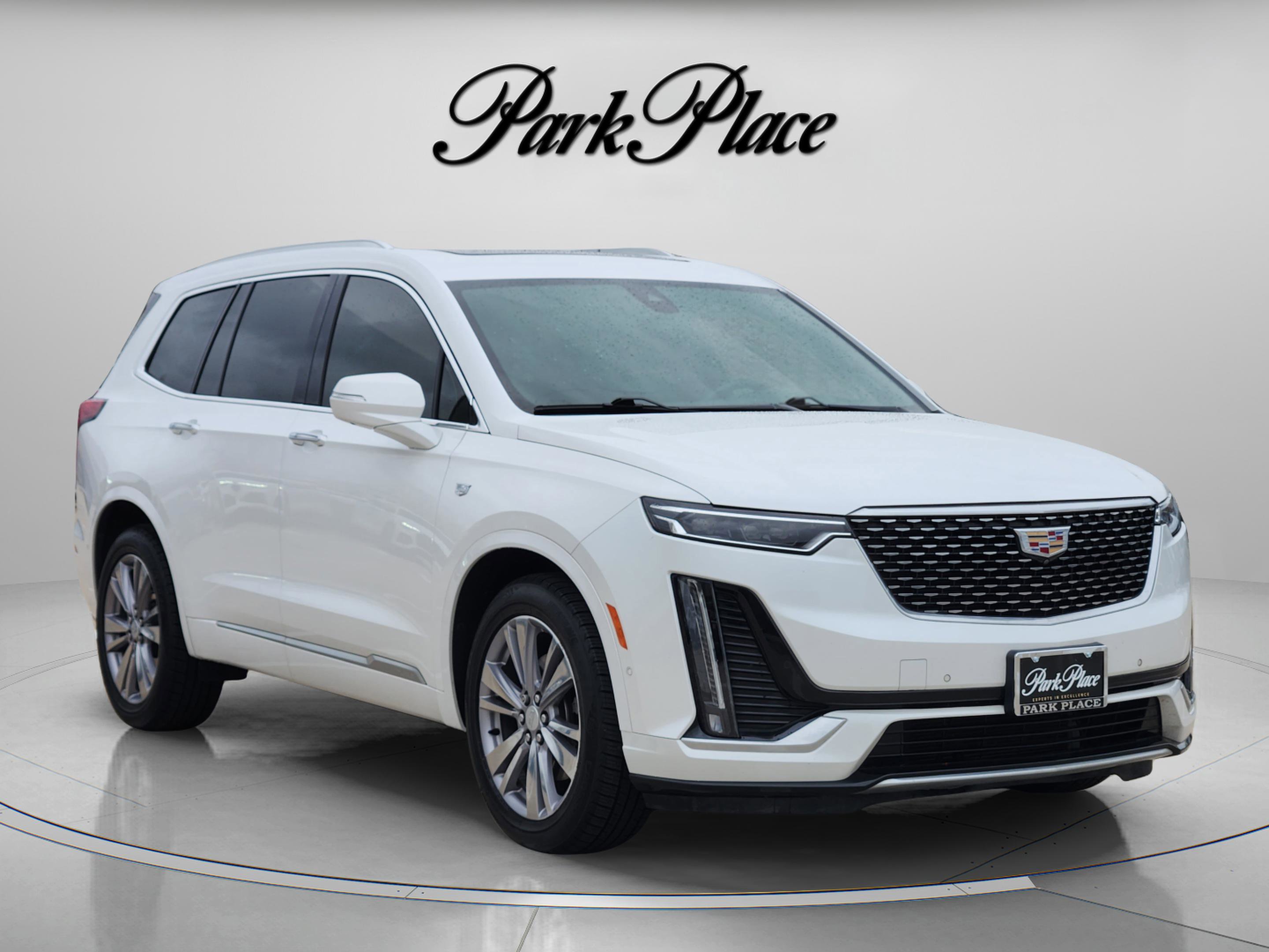 Used 2023 Cadillac XT6 Premium Luxury w/ Technology Package image 4