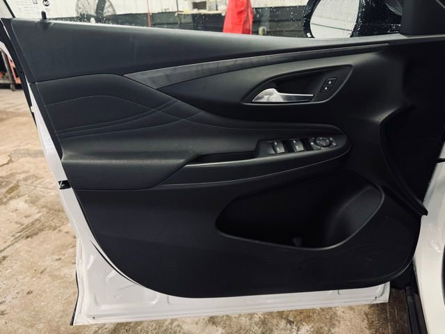 Used 2025 Buick Envista Sport Touring image 11