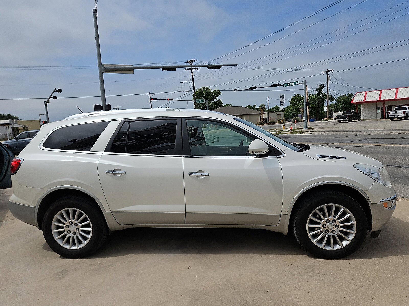 Used 2012 Buick Enclave Leather w/ LPO, Cargo Convenience Pkg FWD image 4