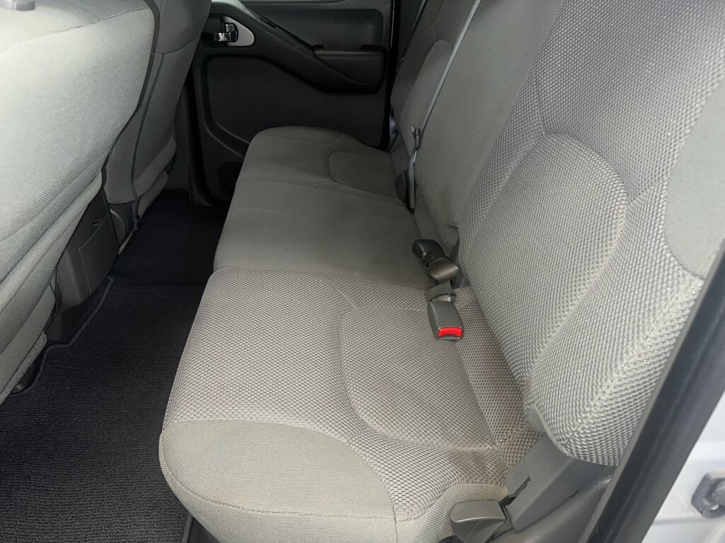 Used 2020 Nissan Frontier SV AWD/4WD image 15