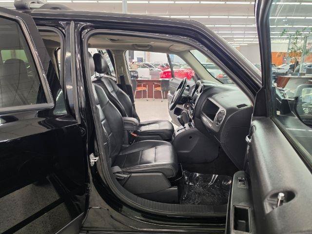 Used 2016 Jeep Patriot High Altitude FWD image 10