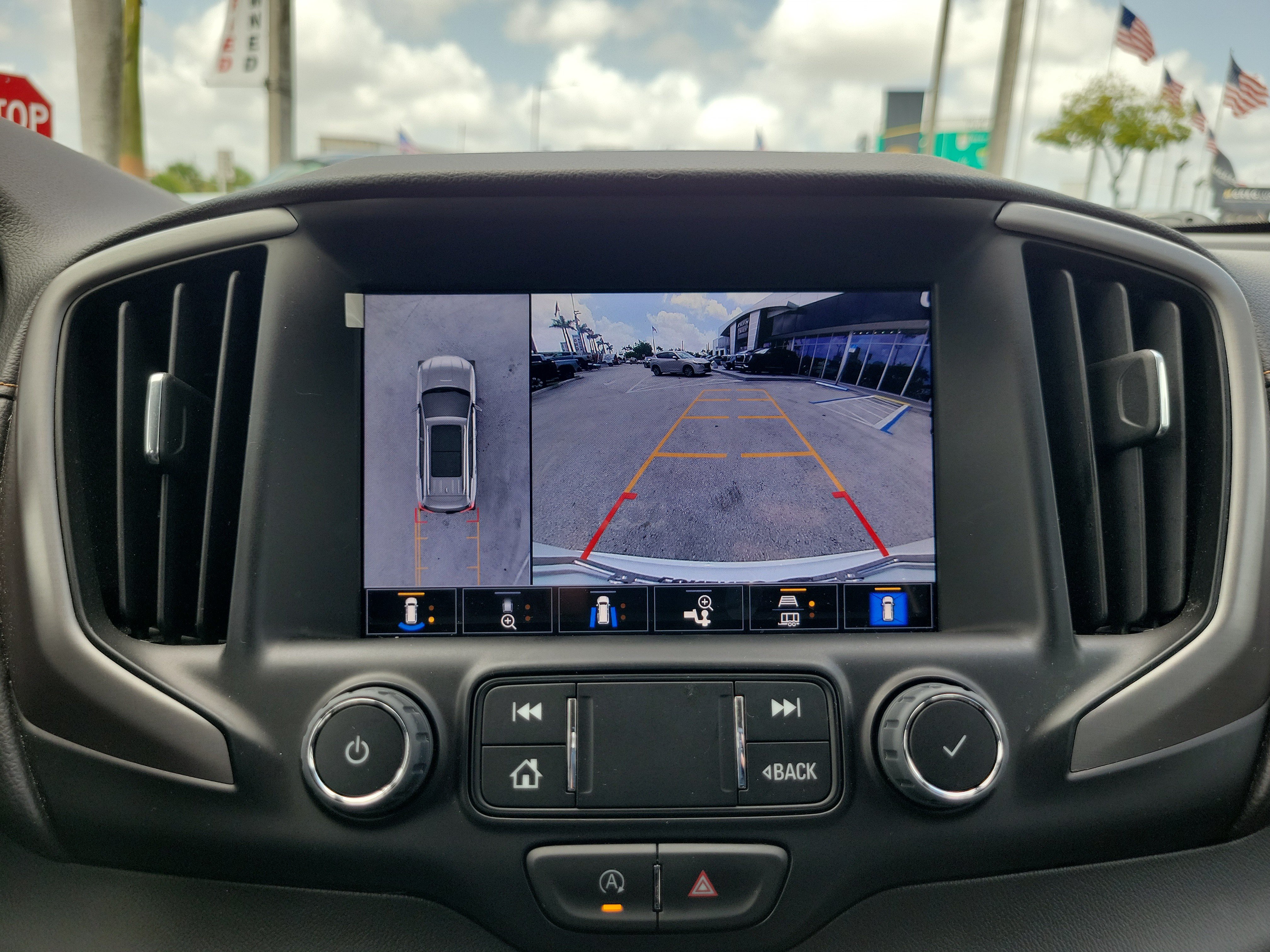 Used 2024 GMC Terrain AT4 w/ Tech Package AWD/4WD image 10