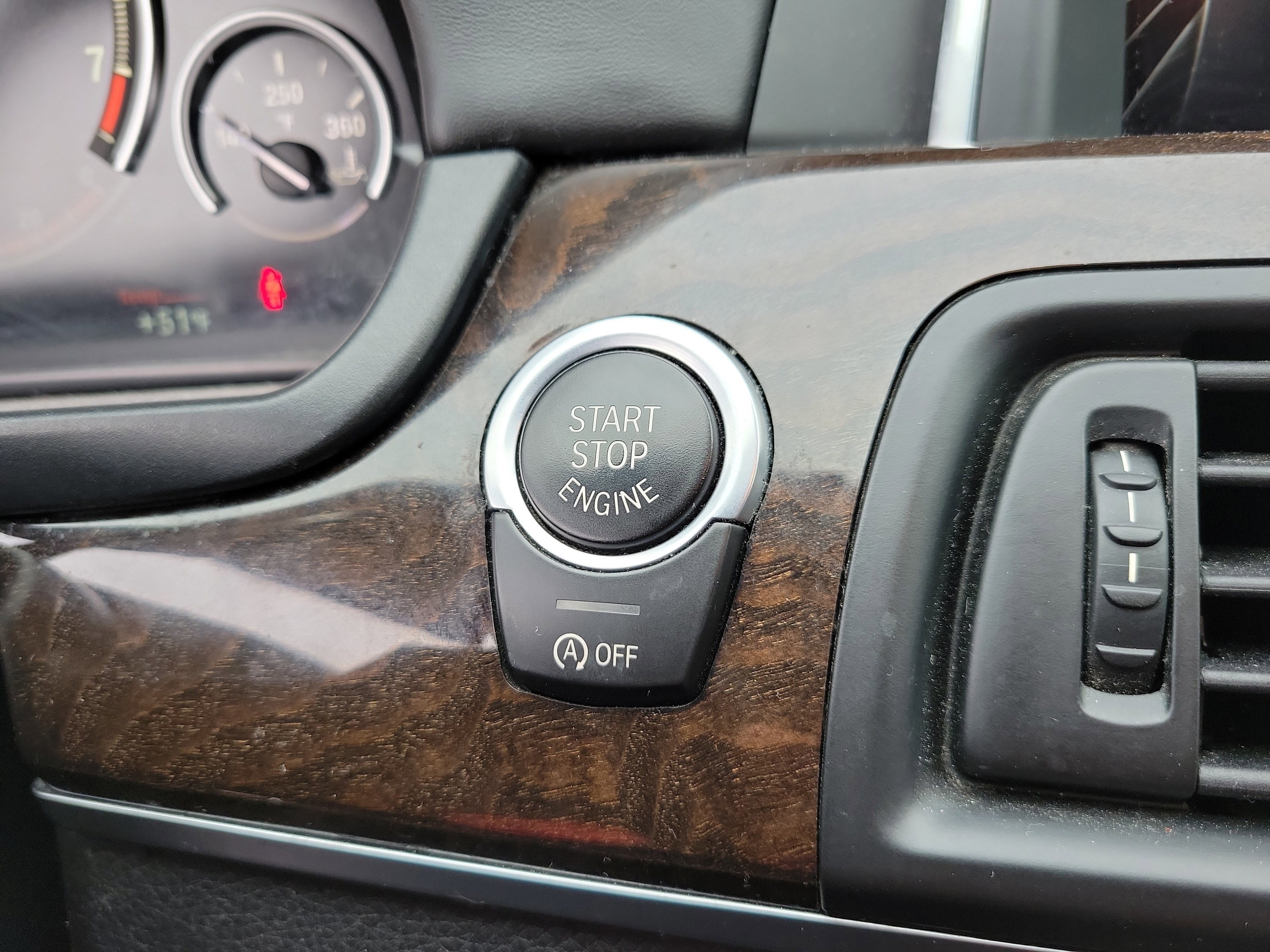 Used 2016 BMW 550i Sedan image 27