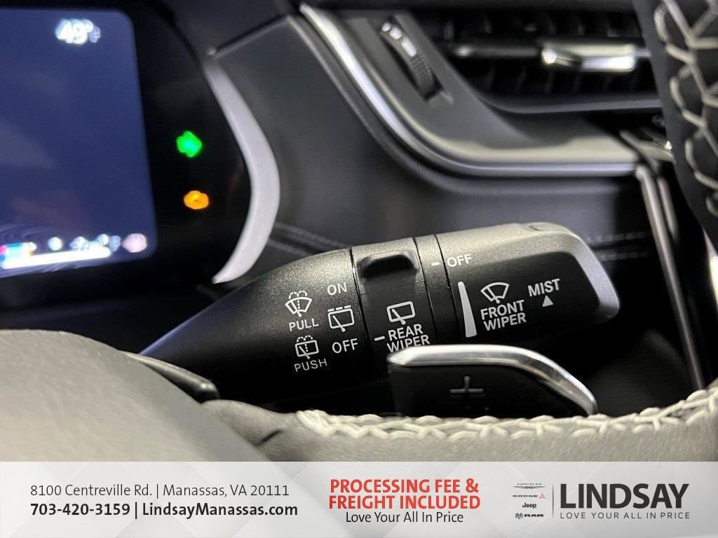 New 2025 Jeep Grand Cherokee Altitude AWD/4WD image 33