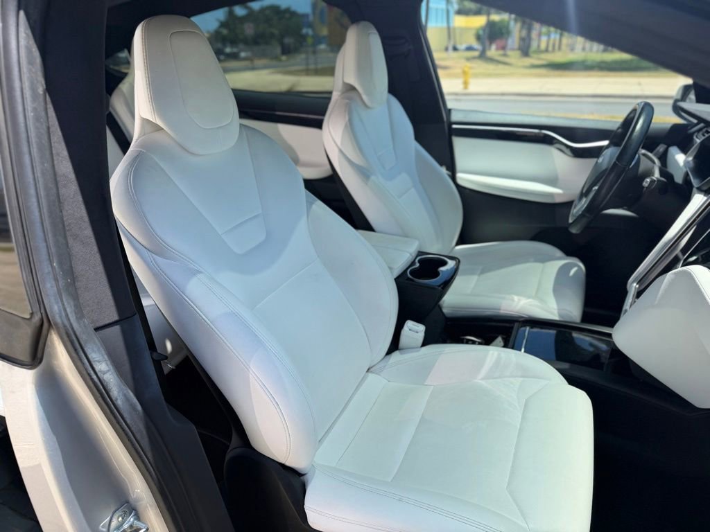 Used 2017 Tesla Model X 90D AWD/4WD image 13