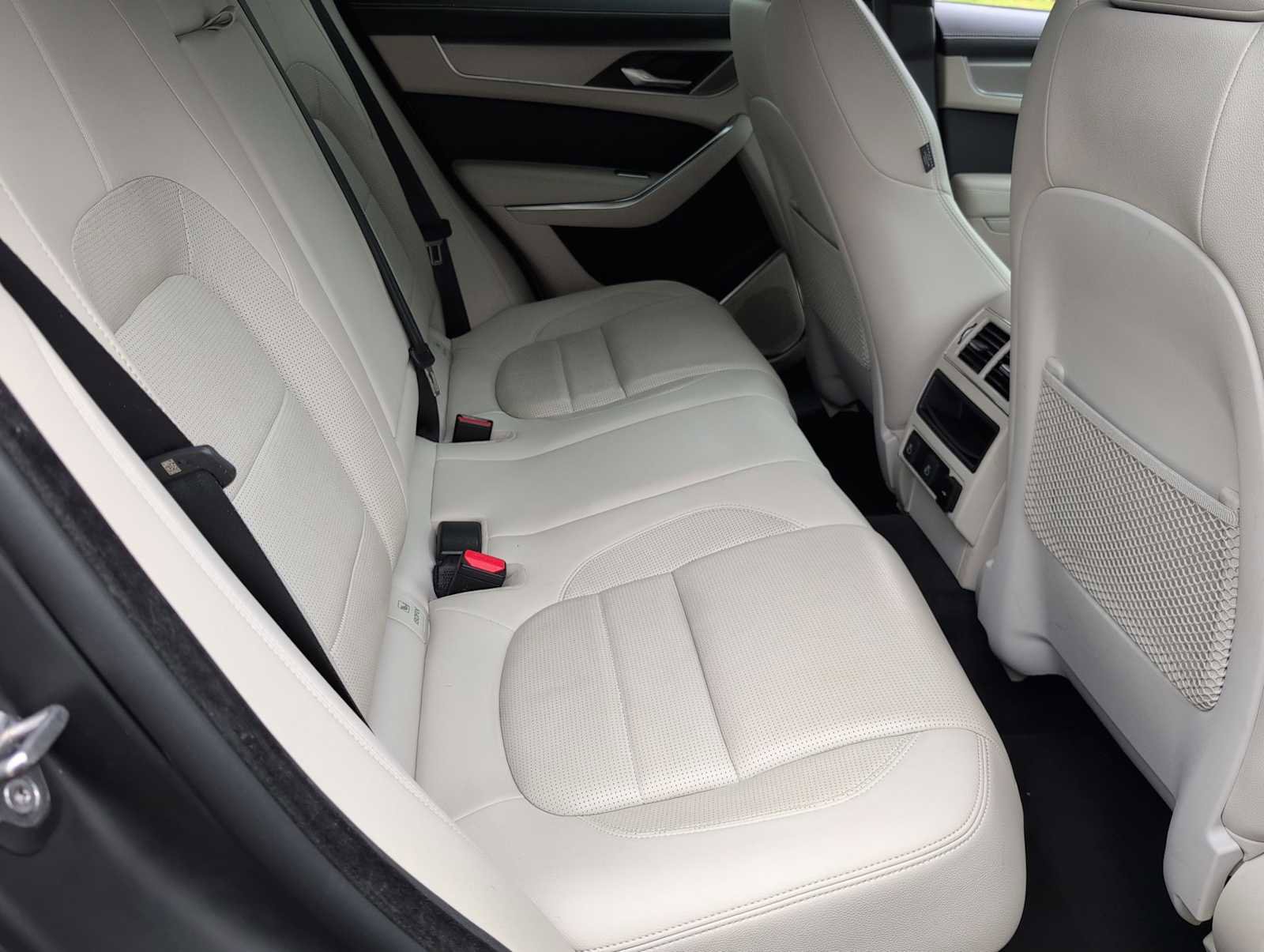 Used 2025 Jaguar F-PACE R-Dynamic S AWD/4WD image 18