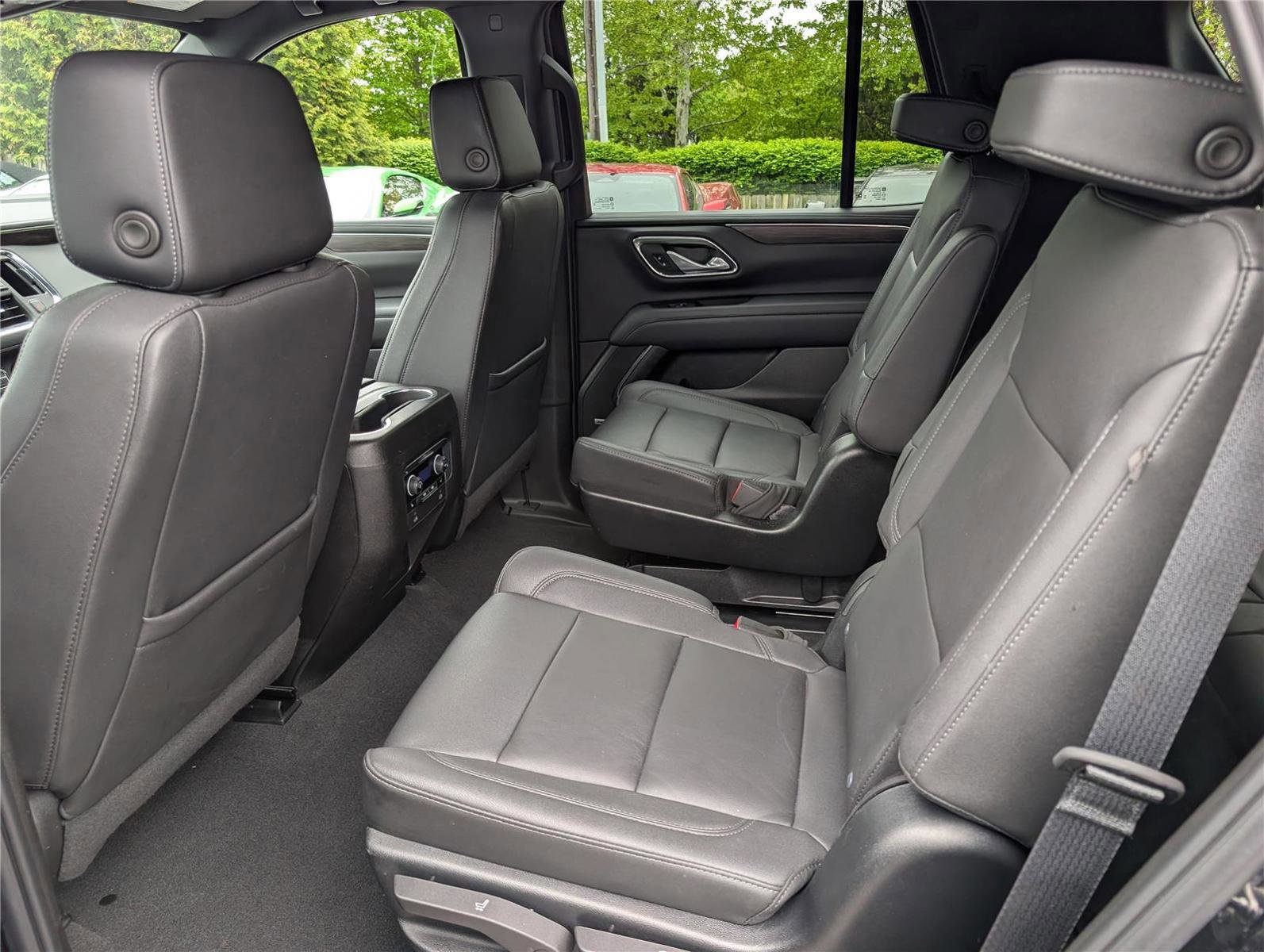 Used 2023 Chevrolet Tahoe LT w/ Luxury Package AWD/4WD image 18