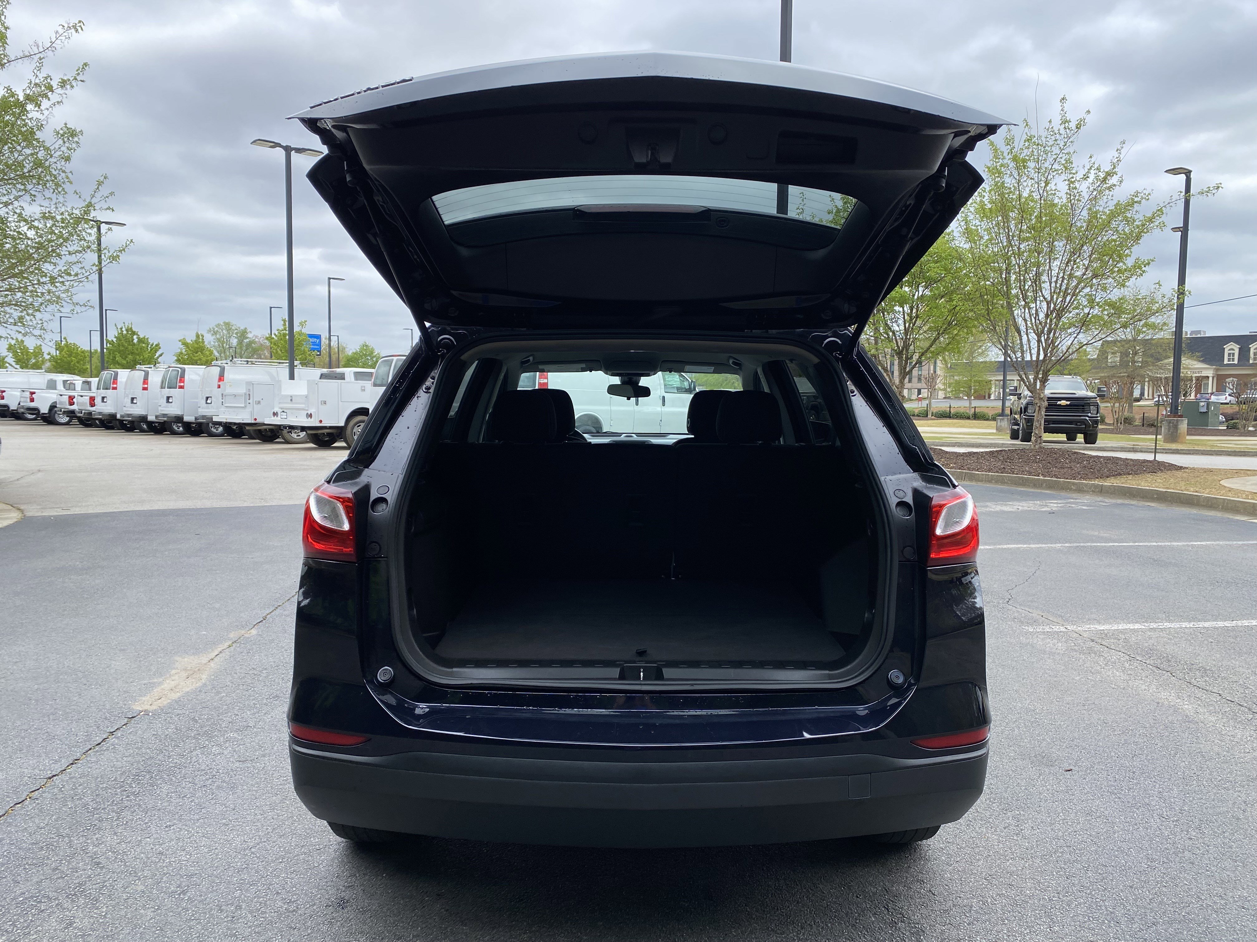 Used 2021 Chevrolet Equinox LS w/ LS Convenience Package image 11