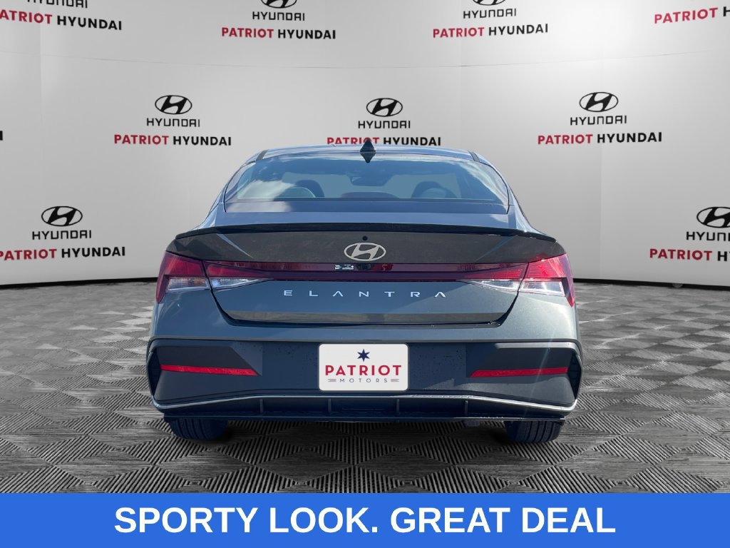Used 2026 Hyundai Elantra Sport FWD image 4