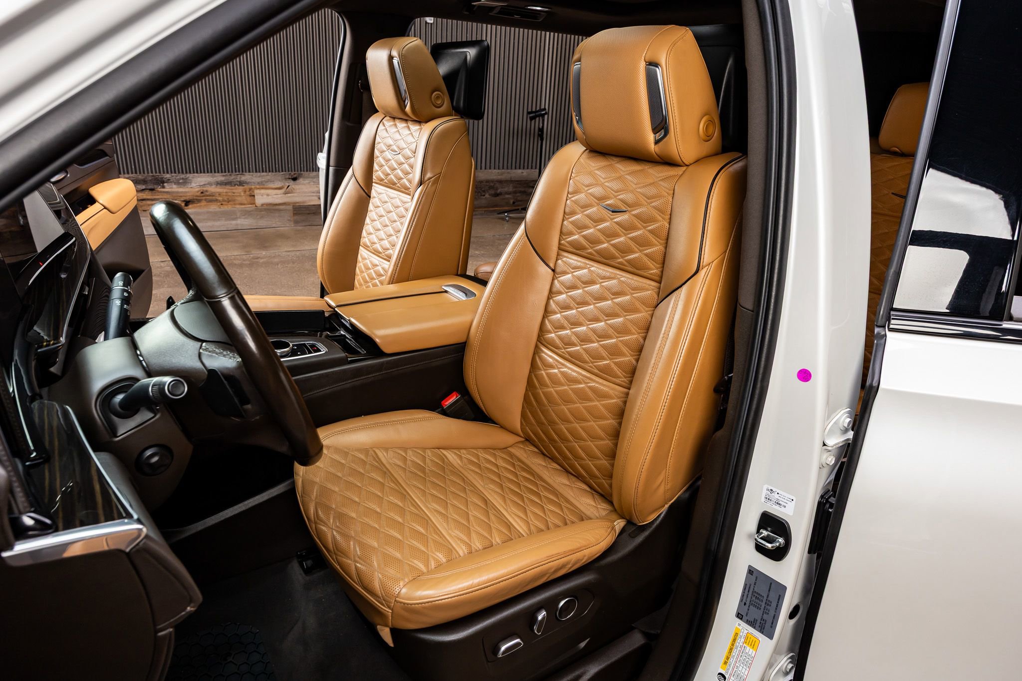 Used 2021 Cadillac Escalade ESV Sport w/ Driver Assist Tech Package AWD/4WD image 27
