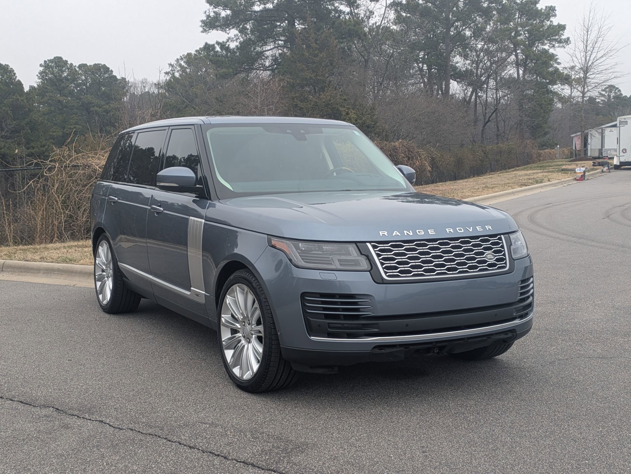 Used 2019 Land Rover Range Rover Long Wheelbase Supercharged image 3