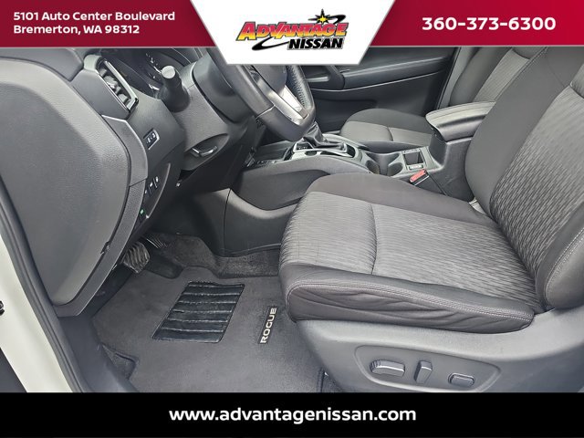 Used 2019 Nissan Rogue SV w/ Premium Package AWD/4WD image 18