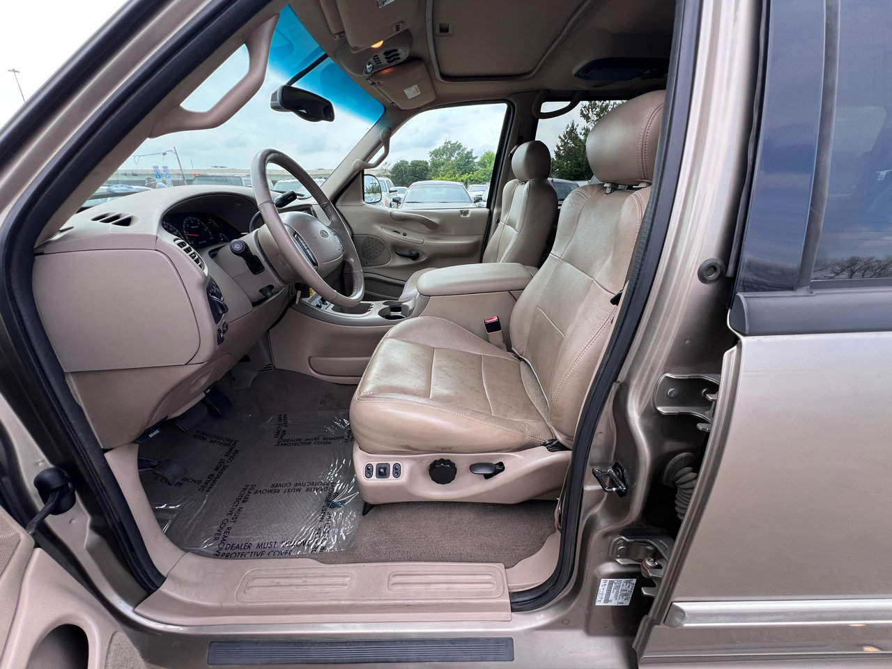 Used 2002 Ford Expedition Eddie Bauer image 32