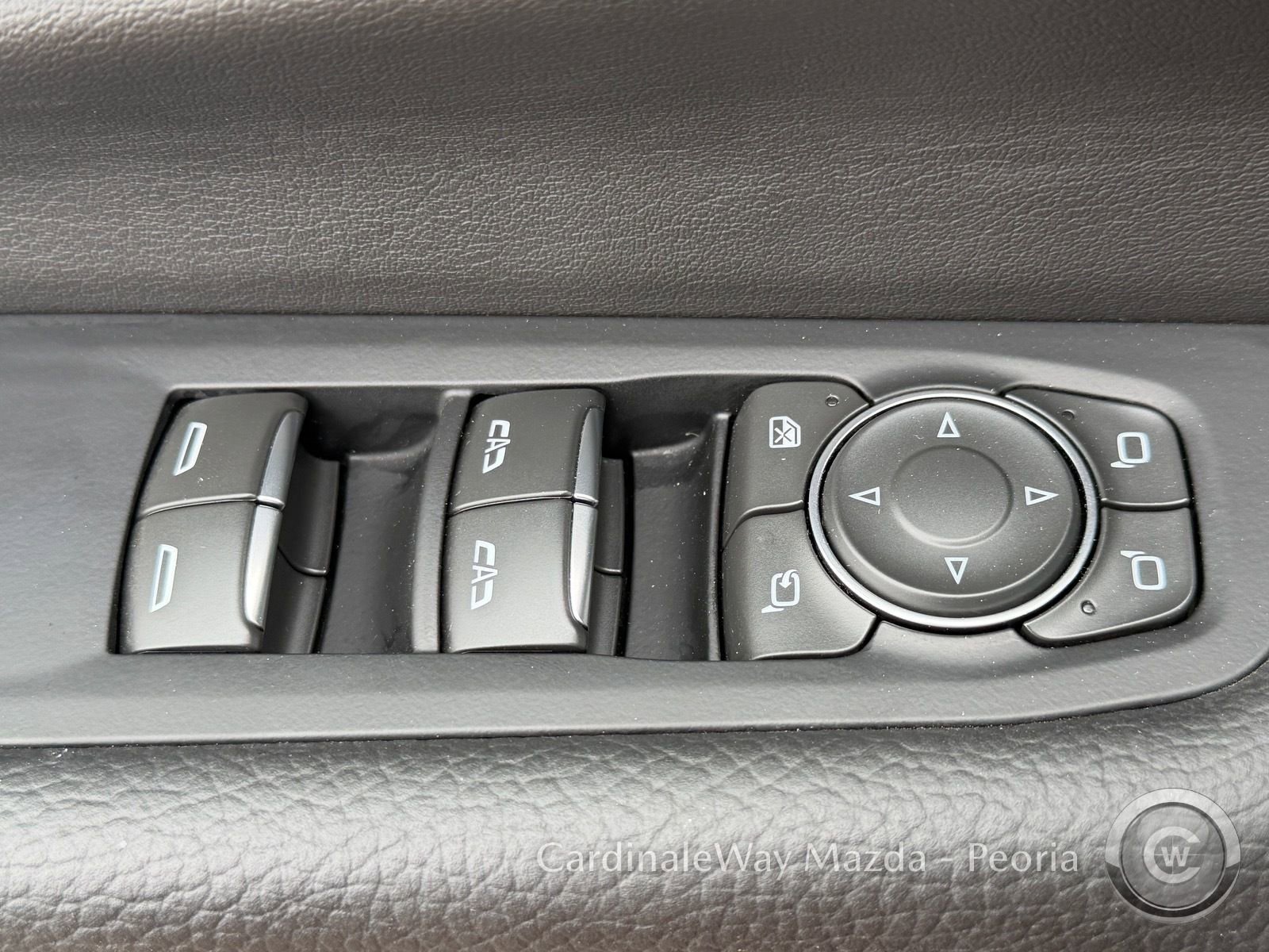 Used 2025 GMC Yukon XL Denali AWD/4WD image 19