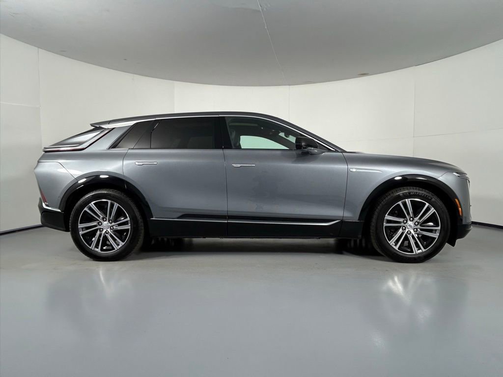 Used 2023 Cadillac Lyriq AWD image 8