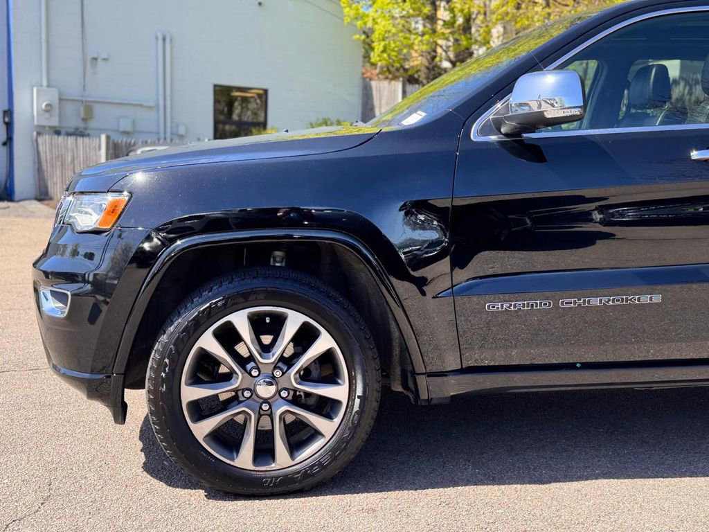 Used 2018 Jeep Grand Cherokee Overland AWD/4WD image 10