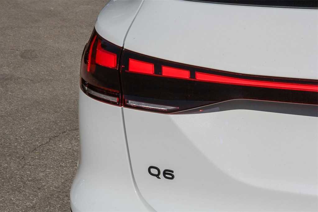 Used 2025 Audi Q6 e-tron Premium Plus w/ Premium Plus image 11