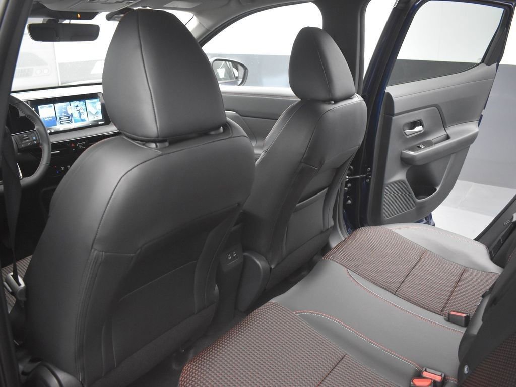 New 2026 Nissan Kicks SR w/ Illumination Package image 14