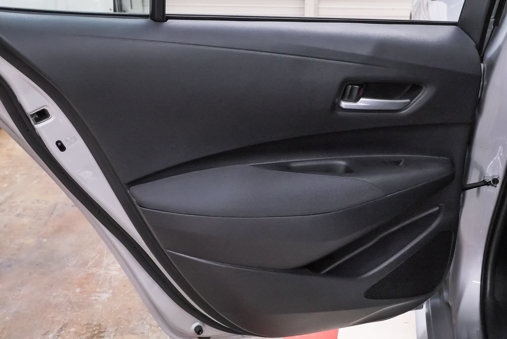 Used 2020 Toyota Corolla LE FWD image 25
