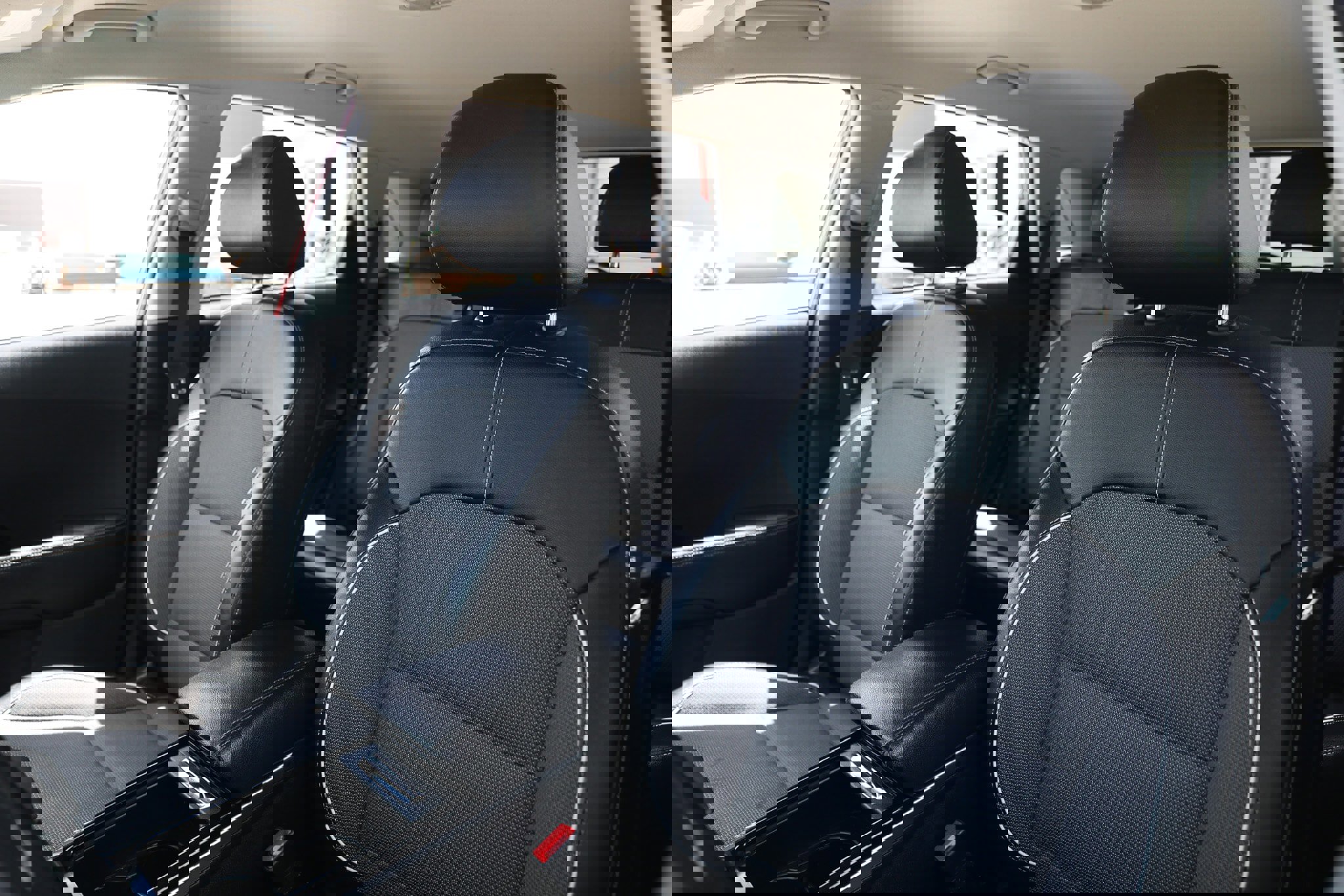 Used 2022 Kia Niro EX FWD image 10