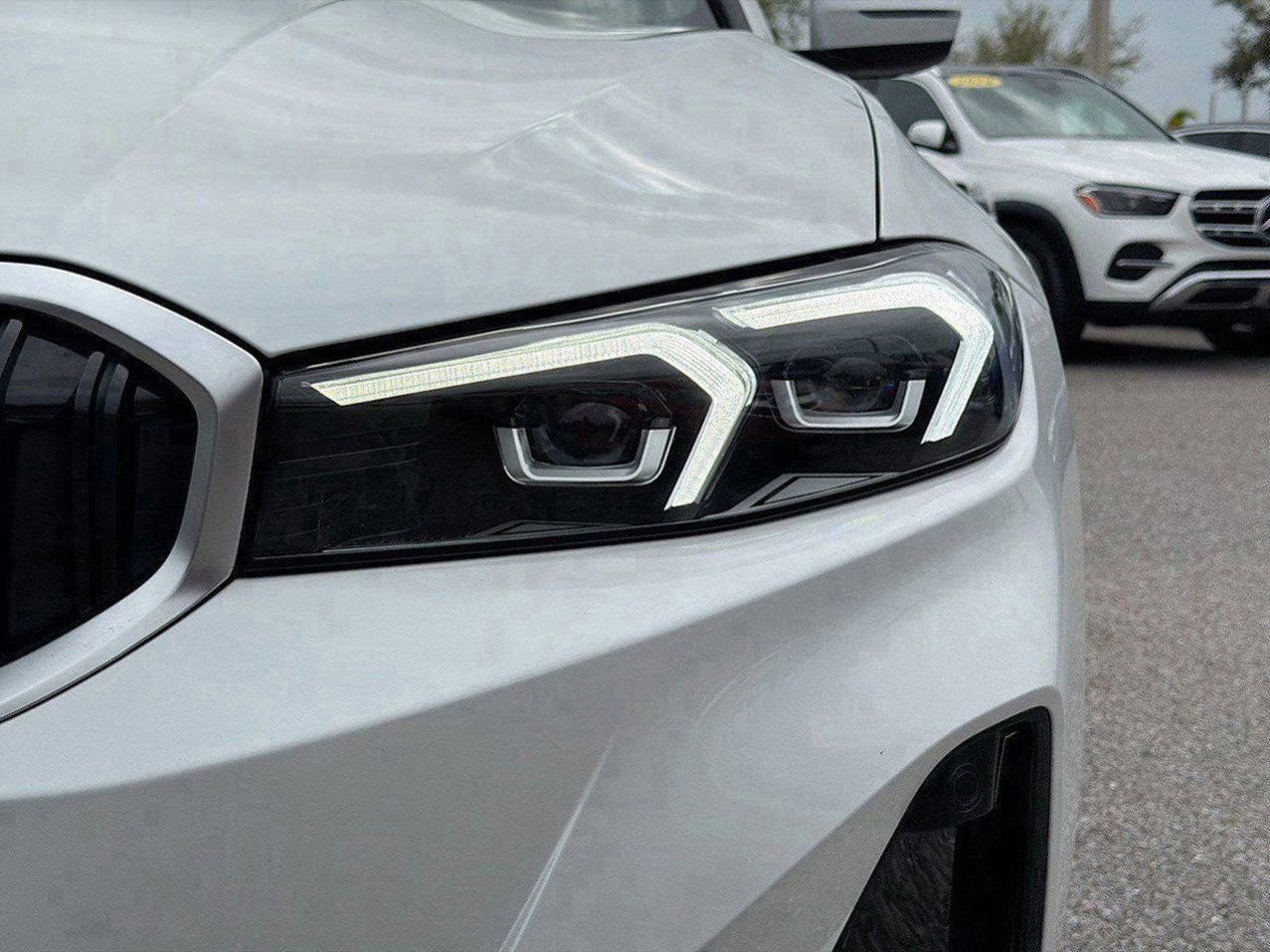 New 2025 BMW 330i Sedan w/ Convenience Package RWD image 9