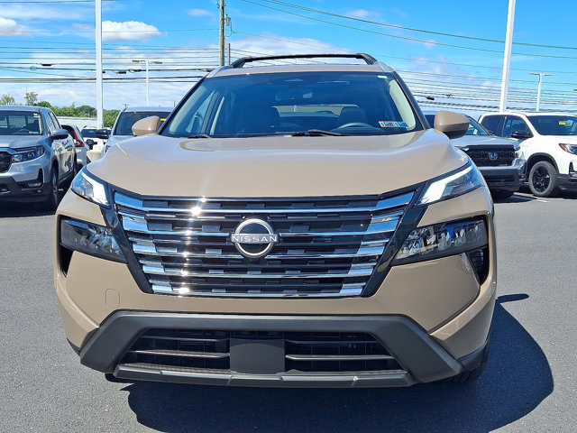 Used 2024 Nissan Rogue SV w/ SV Premium Package AWD/4WD image 2