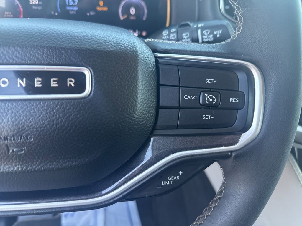 Used 2023 Jeep Wagoneer L 4WD w/ Premium Group I image 39