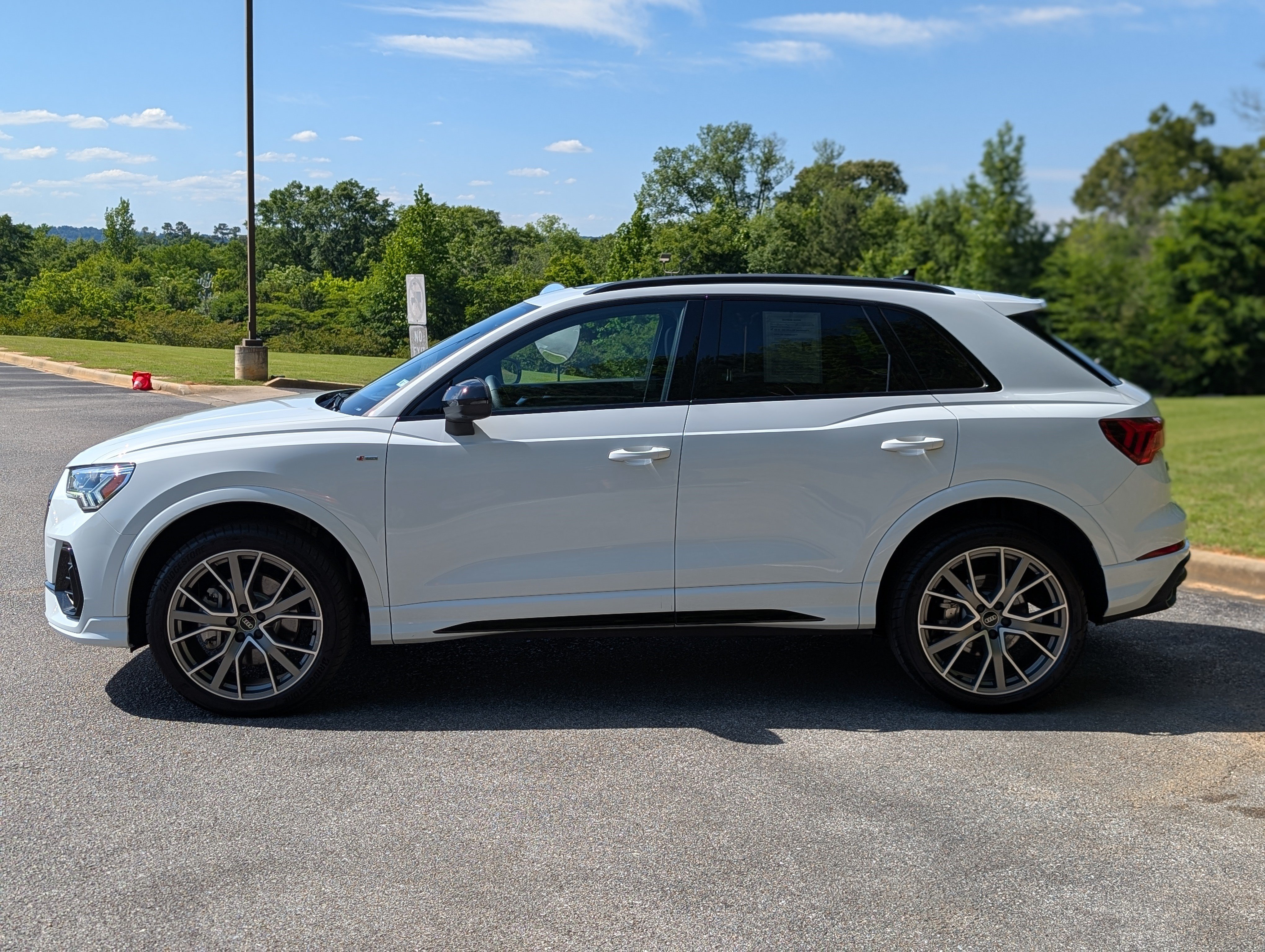 Used 2025 Audi Q3 2.0T Premium Plus w/ Premium Plus Package AWD/4WD image 6