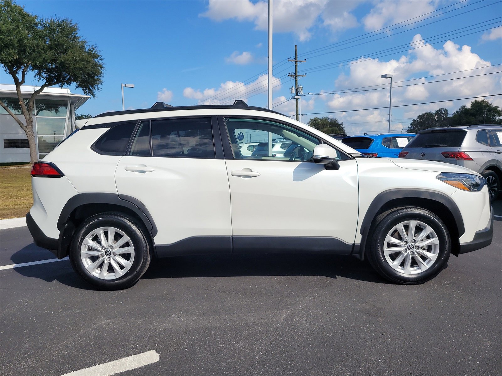 Used 2022 Toyota Corolla Cross LE image 5