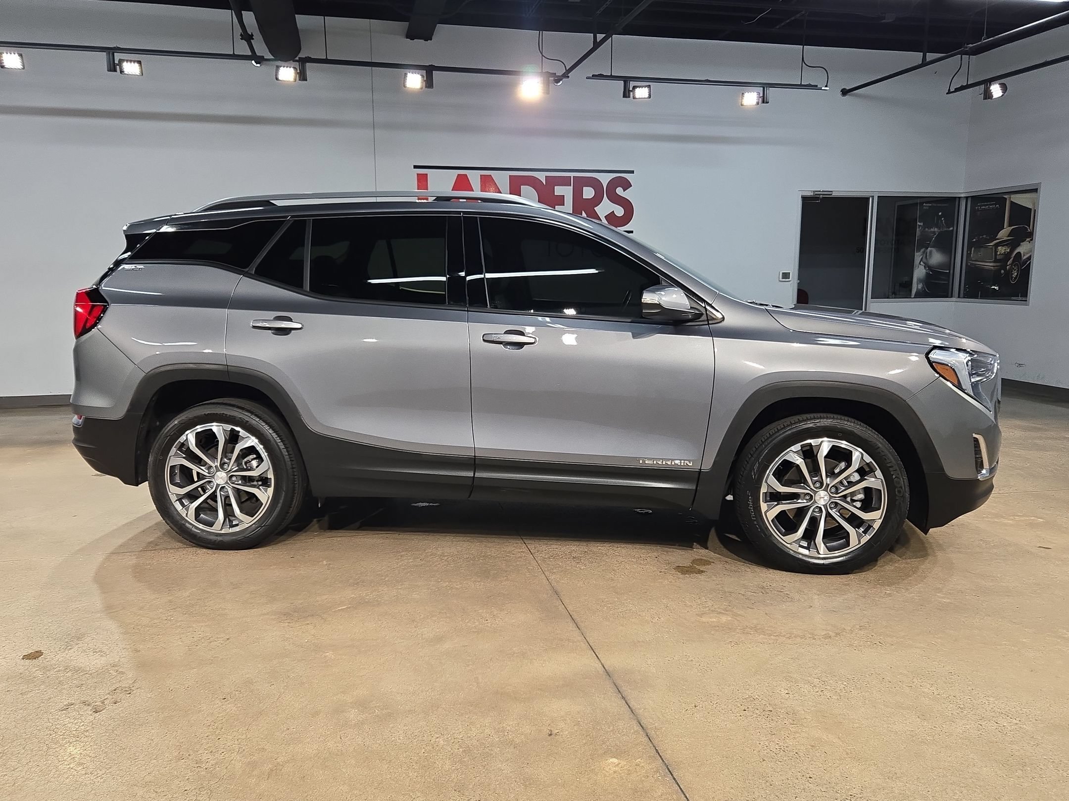 Used 2020 GMC Terrain SLT w/ Preferred Package FWD image 8