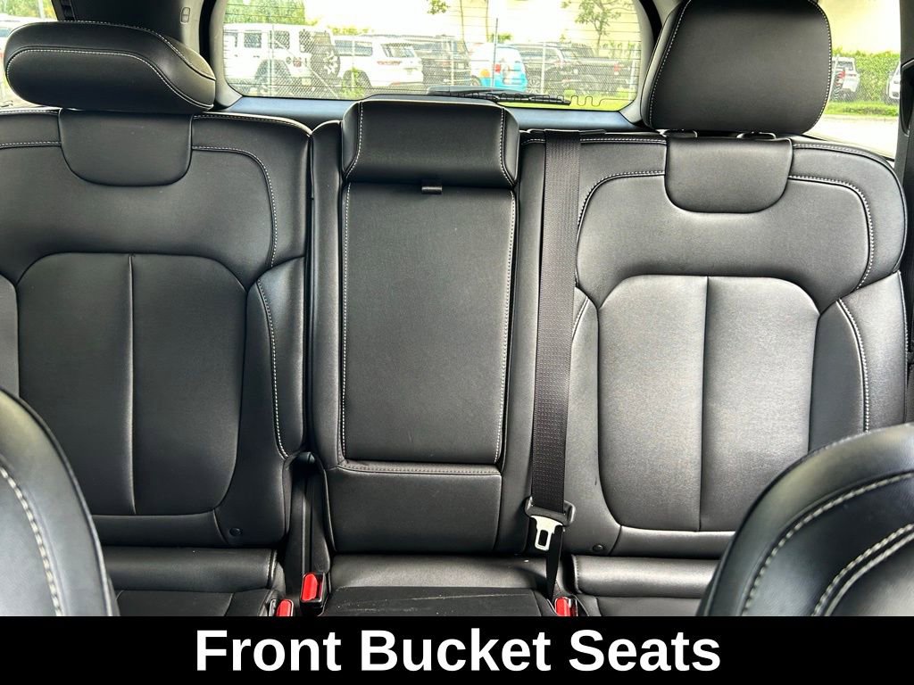 Certified 2024 Jeep Grand Cherokee Limited w/ Black Appearance Package image 16