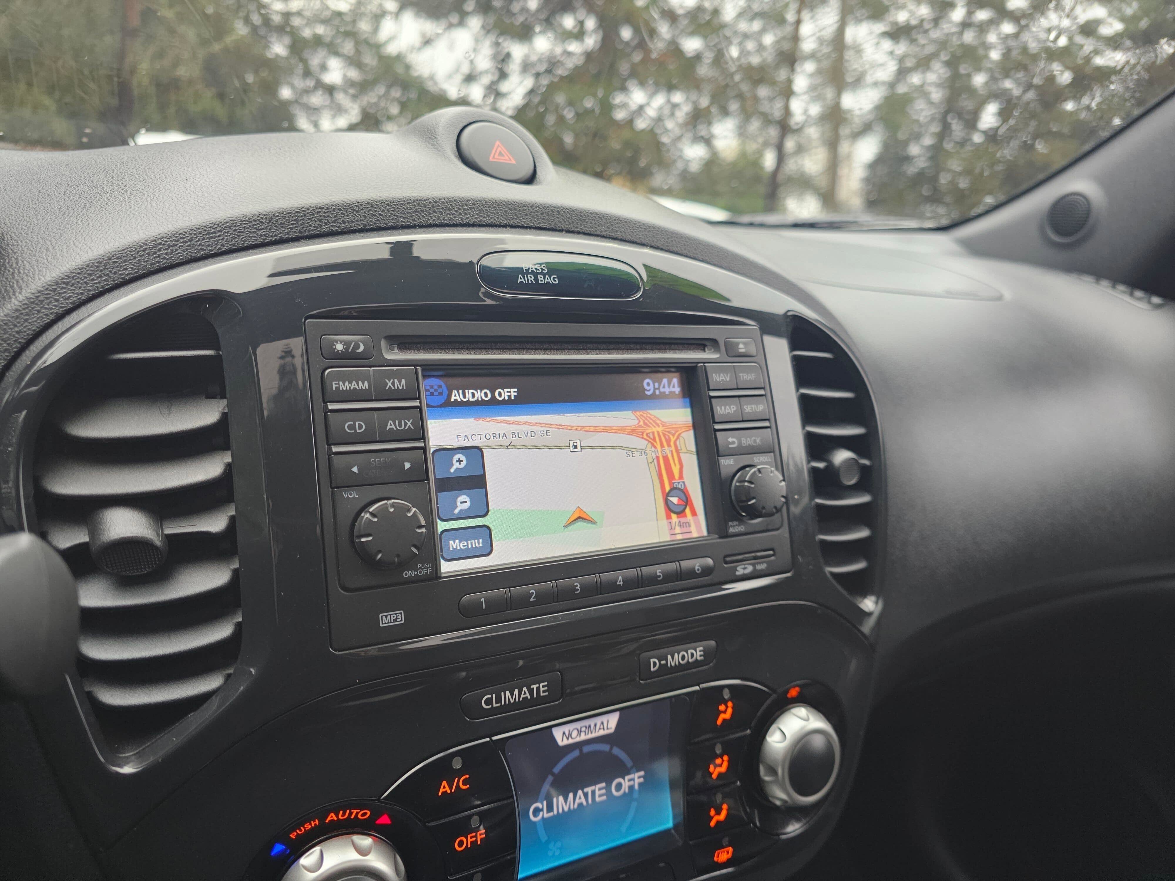 Used 2012 Nissan Juke SL image 26