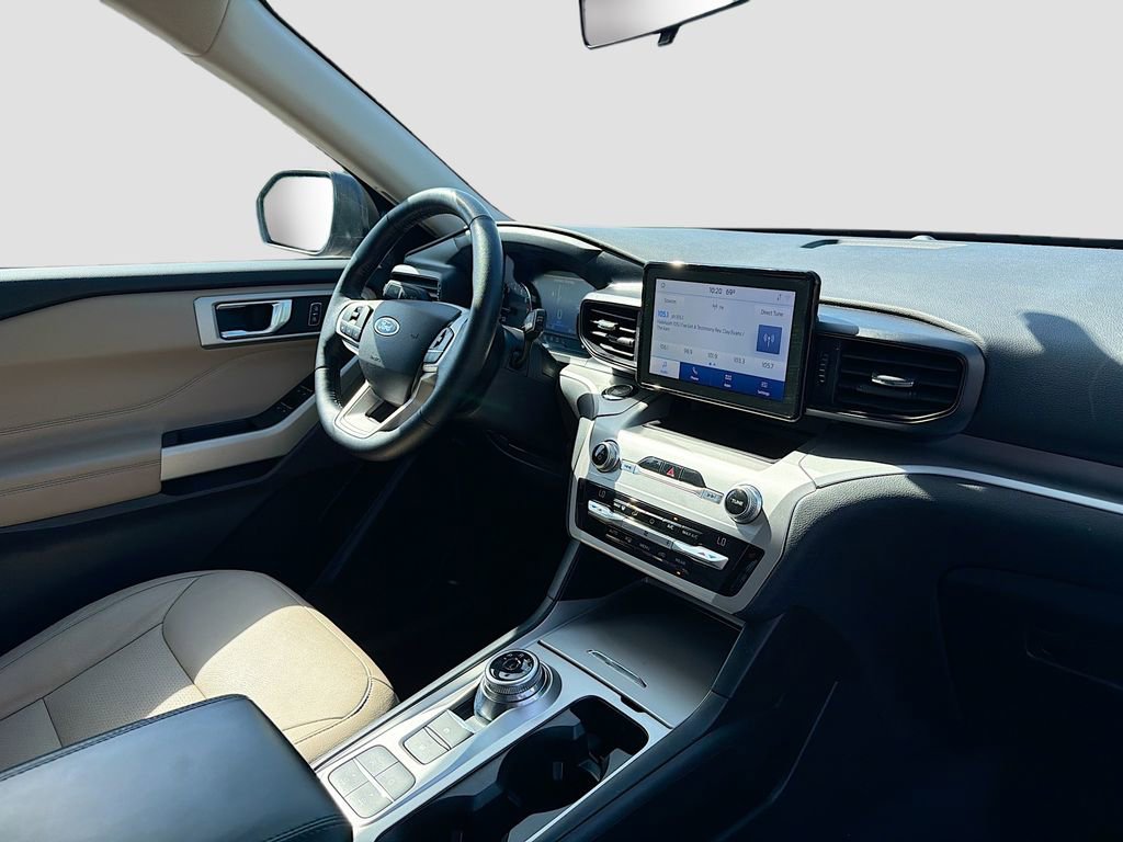 Used 2021 Ford Explorer XLT image 29