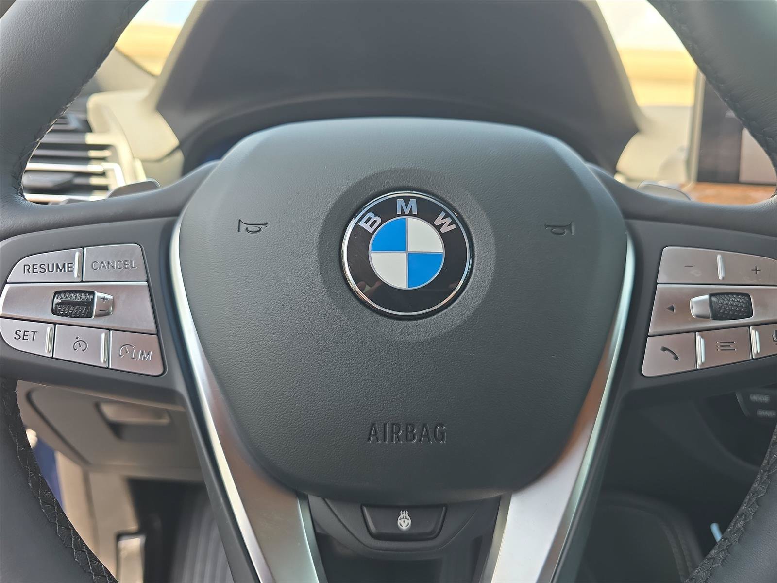 Used 2025 BMW X4 xDrive30i AWD/4WD image 22