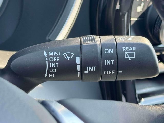 Used 2020 Toyota Highlander XLE image 23