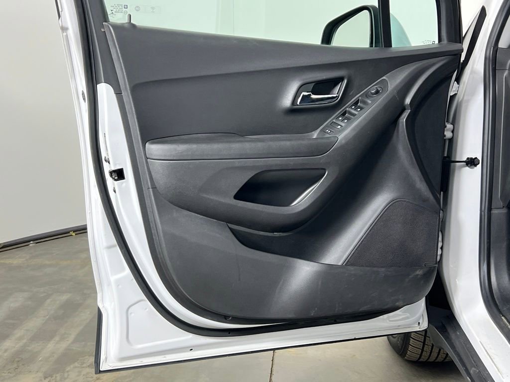 Used 2020 Chevrolet Trax LT image 20